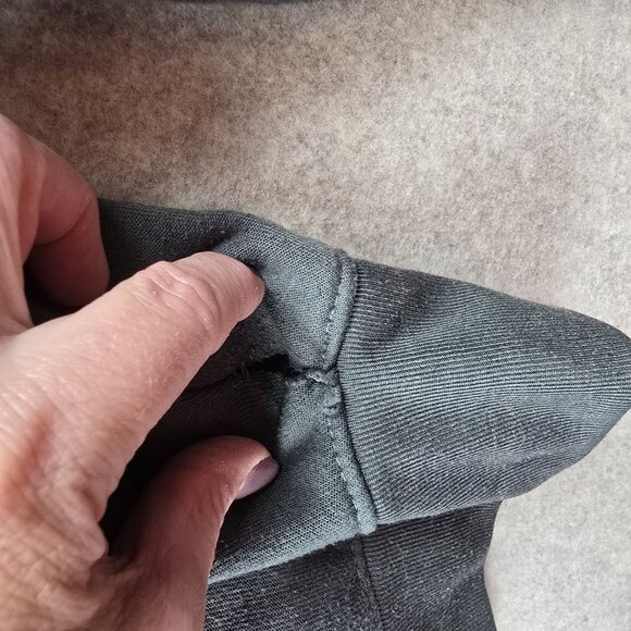 Mossy Oak Gray Hooded Sweatshirt M - 100% Polyester - Picture 3 of 6